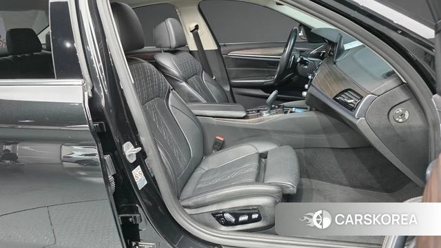 BMW 5 Series (G30) 2018 Черный из Кореи, фото 2