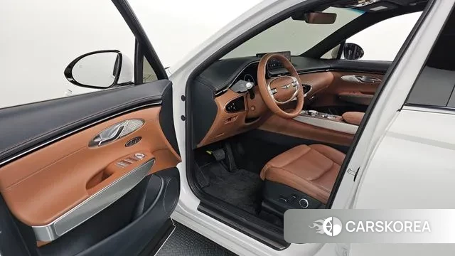 Genesis GV70 2023 Белый из Кореи, фото 2