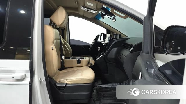 Hyundai Staria 2021 Белый из Кореи, фото 2