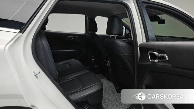 Kia Sportage 5th Generation Hybrid 2022 Белый из Кореи, фото 2