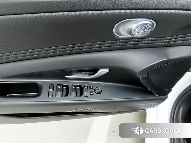 Hyundai Avante Hybrid (CN7) 2022 Белый из Кореи, фото 2