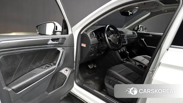 Volkswagen Tiguan second Generation 2020 Белый из Кореи, фото 2