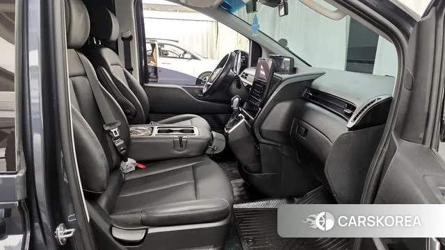 Hyundai Staria 2023 Серый из Кореи, фото 2