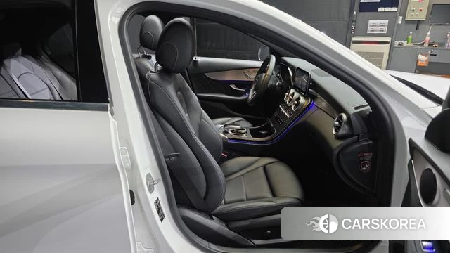 Mercedes-Benz C-Class W205 2021 Белый из Кореи, фото 2