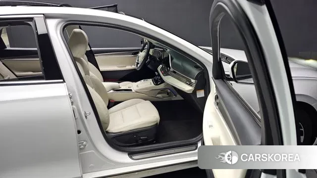 Hyundai The New Grandeur IG Hybrid 2022 Белый из Кореи, фото 2