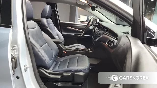 Chevrolet (GM Daewoo) Bolt EUV 2023 Светло-серебряный цвет из Кореи, фото 2