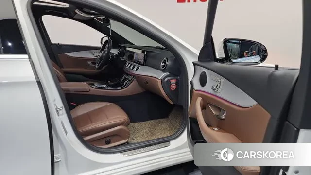 Mercedes-Benz E-Class W213 2021 Белый из Кореи, фото 2