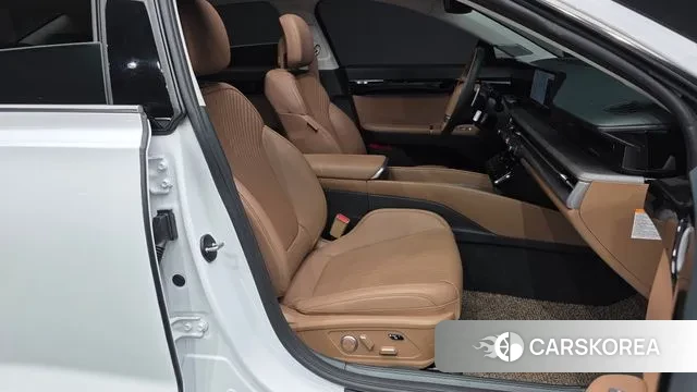 Hyundai Grandeur Hybrid (GN7) 2024 Белый из Кореи, фото 2