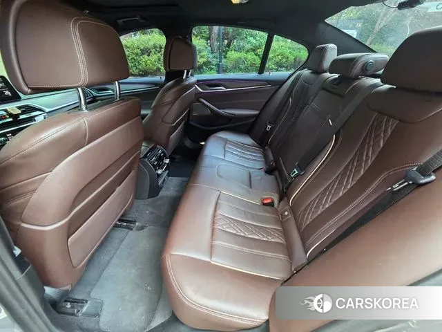 BMW 5 Series (G30) 2020 Серый из Кореи, фото 2