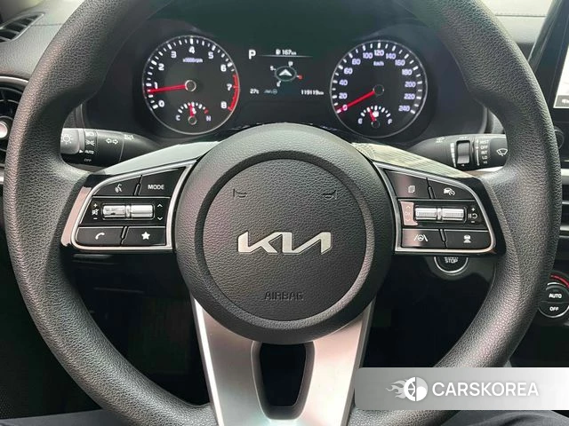 Kia The New K3 2nd generation 2022 Белый из Кореи, фото 2
