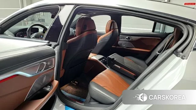 BMW 8 Series (G15) 2021 Белый из Кореи, фото 2