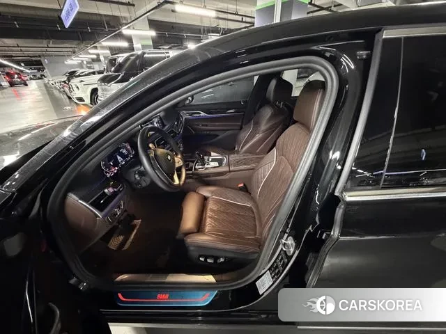 BMW 7 Series (G11) 2021 Черный из Кореи, фото 2