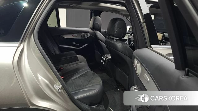 Mercedes-Benz GLC-Class X253 2019 Песочный из Кореи, фото 2