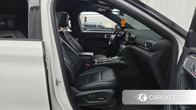 Ford Explorer 6th Generation 2020 Белый из Кореи, фото 2