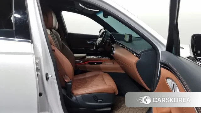 Genesis GV70 2023 Белый из Кореи, фото 2