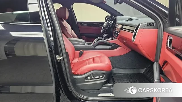 Porsche Cayenne (PO536) 2021 Черный из Кореи, фото 2