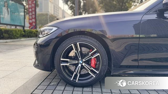 BMW 3 series 2022 Черный из Китая, фото 2