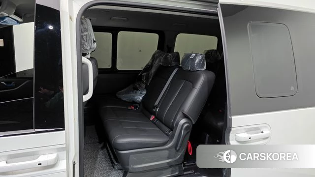 Hyundai Staria 2025 Белый из Кореи, фото 2