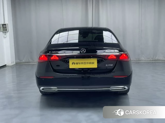 Mercedes-Benz E-class 2024 Черный из Китая, фото 2