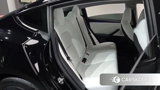 Tesla Model 3 2024 Черный из Кореи, фото 2