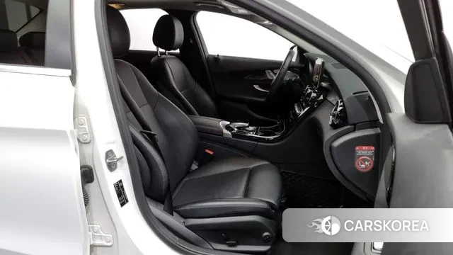 Mercedes-Benz C-Class W205 2018 Белый из Кореи, фото 2