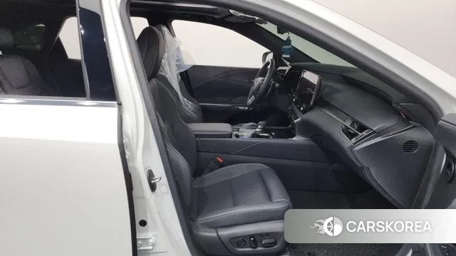 Lexus RX350h 5th generation 2023 Белый из Кореи, фото 2