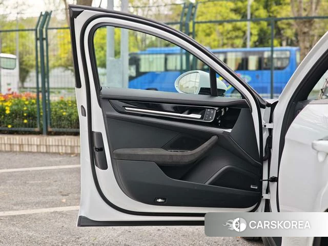 Porsche Panamera 2026 Белый из Китая, фото 2