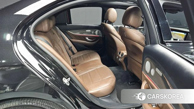 Mercedes-Benz E-Class W213 2019 Черный из Кореи, фото 2