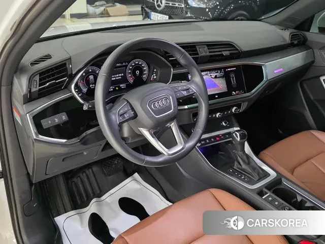 Audi Q3 (F3) 2023 Белый из Кореи, фото 2