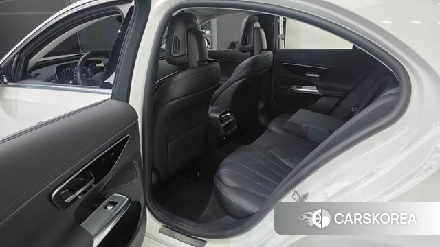 Mercedes-Benz E-Class W214 2024 Белый из Кореи, фото 2