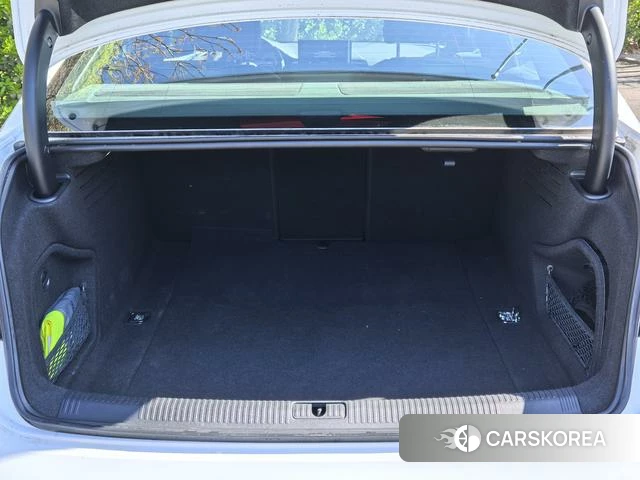Audi A4L 2025 Белый из Китая, фото 2