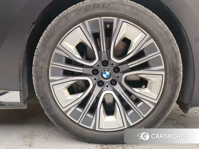 BMW i7 2023 Темно-серый из Китая, фото 2