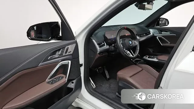 BMW X1 (U11) 2024 Белый из Кореи, фото 2