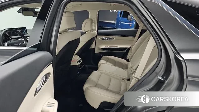 Genesis GV70 2023 Серый из Кореи, фото 2