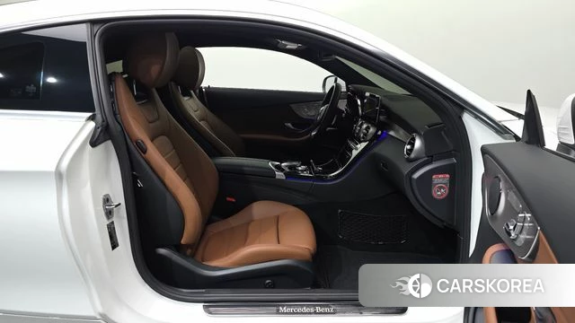 Mercedes-Benz C-Class W205 2019 Белый из Кореи, фото 2