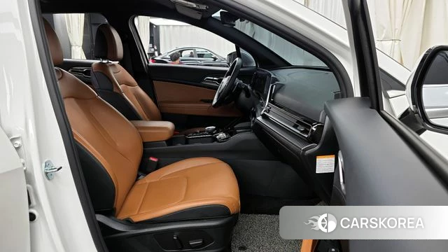 Kia Sportage 5th Generation Hybrid 2023 Белый из Кореи, фото 2