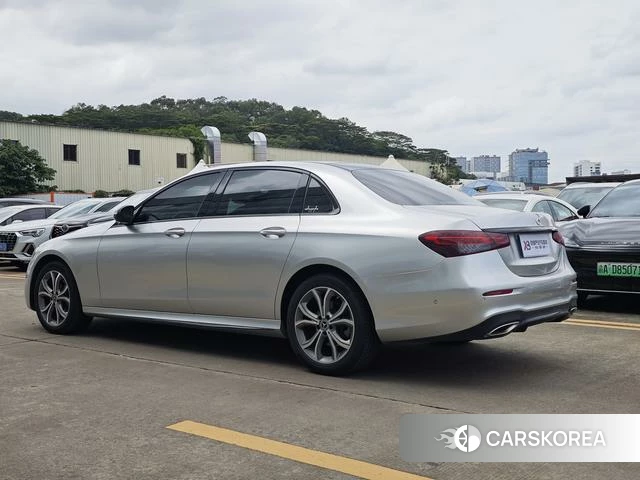 Mercedes-Benz E-class 2021 Серебристо-серый из Китая, фото 2