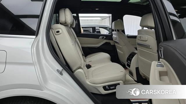 BMW X7 (G07) 2023 Белый из Кореи, фото 2