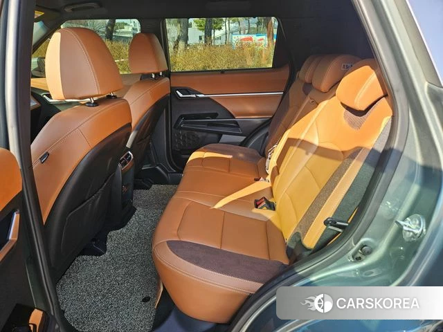 Ssangyong Torres 2023 Темно-зеленый из Кореи, фото 2