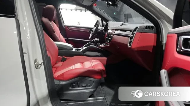 Porsche Cayenne (PO536) 2023 Серебристо-серый из Кореи, фото 2