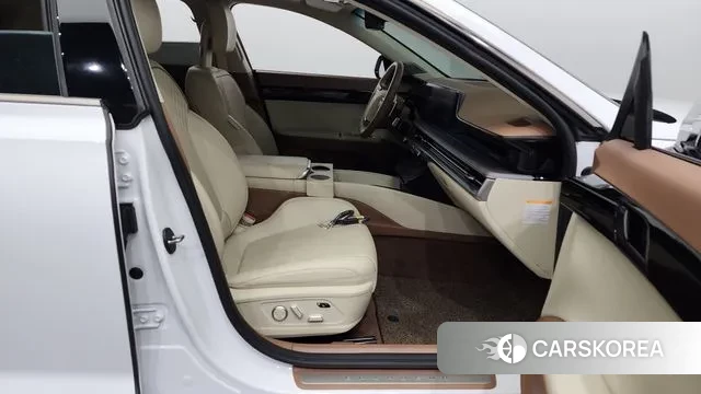 Hyundai Grandeur Hybrid (GN7) 2023 Белый из Кореи, фото 2