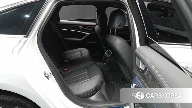 Audi A6 (C8) 2021 Белый из Кореи, фото 2