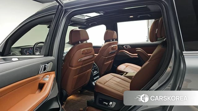 BMW X7 (G07) 2024 Серый из Кореи, фото 2