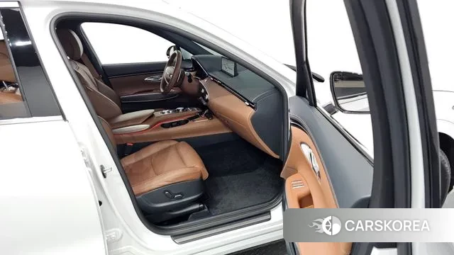 Genesis GV70 2023 Белый из Кореи, фото 2