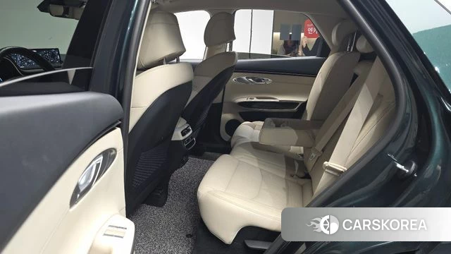 Genesis GV70 2021 Зеленый из Кореи, фото 2