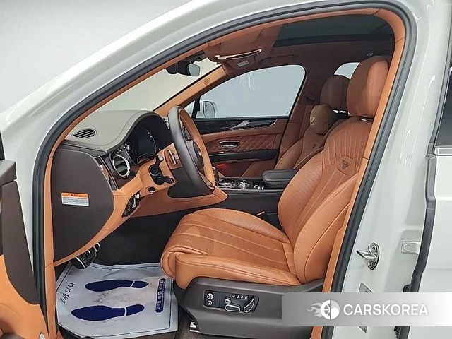 Bentley Bentayga 2022 Белый из Кореи, фото 2
