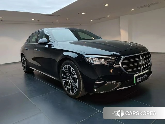 Mercedes-Benz E-class PHEV 2024 Черный из Китая, фото 2