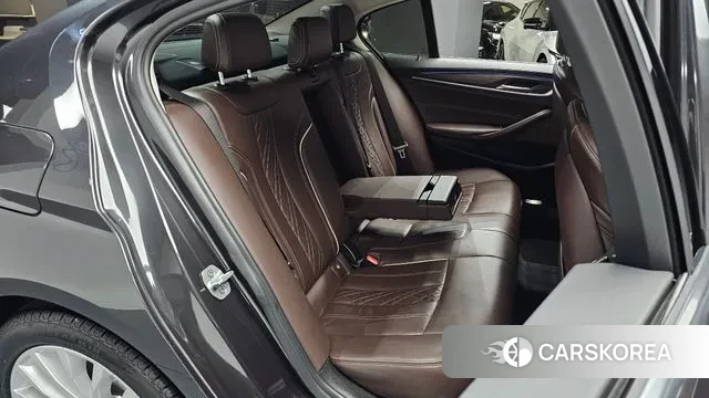 BMW 5 Series (G30) id 3380212 из Кореи 2