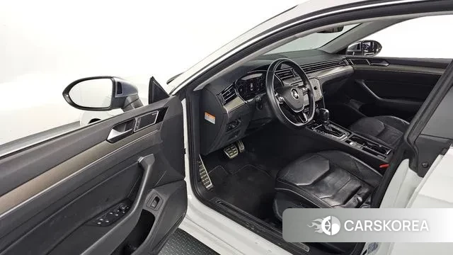 Volkswagen Arteon 2019 Серебристо-серый из Кореи, фото 2