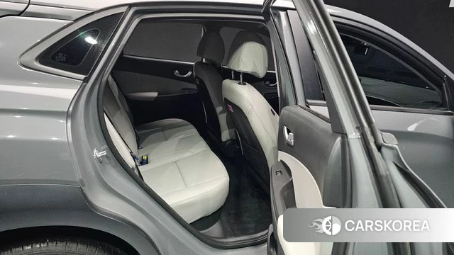 Hyundai The New Kona 2023 Серебристо-серый из Кореи, фото 2